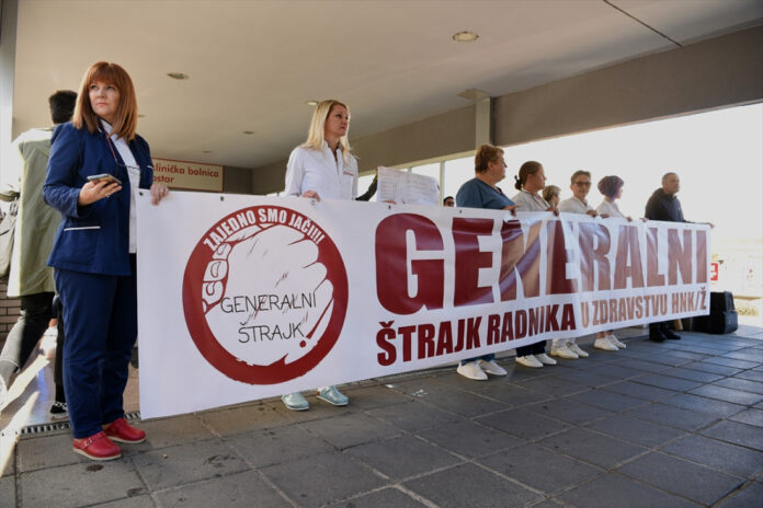 aa-20231102-32610373-32610359-bih-zdravstveni-radnici-iz-hnka-stupili-u-generalni-strajk-1698917411
